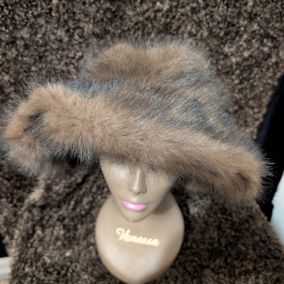 Brown Faux Fur Wide-Brim Hat - Soft Brown - Picture 3 of 6